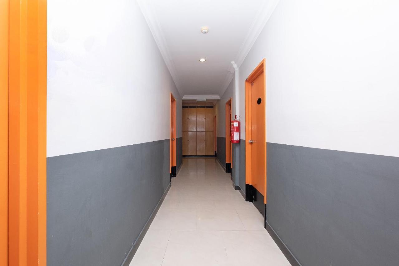 Oyo 90050 V Hotel Teluk Intan Luaran gambar