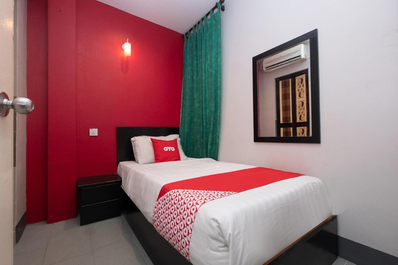 Oyo 90050 V Hotel Teluk Intan Luaran gambar