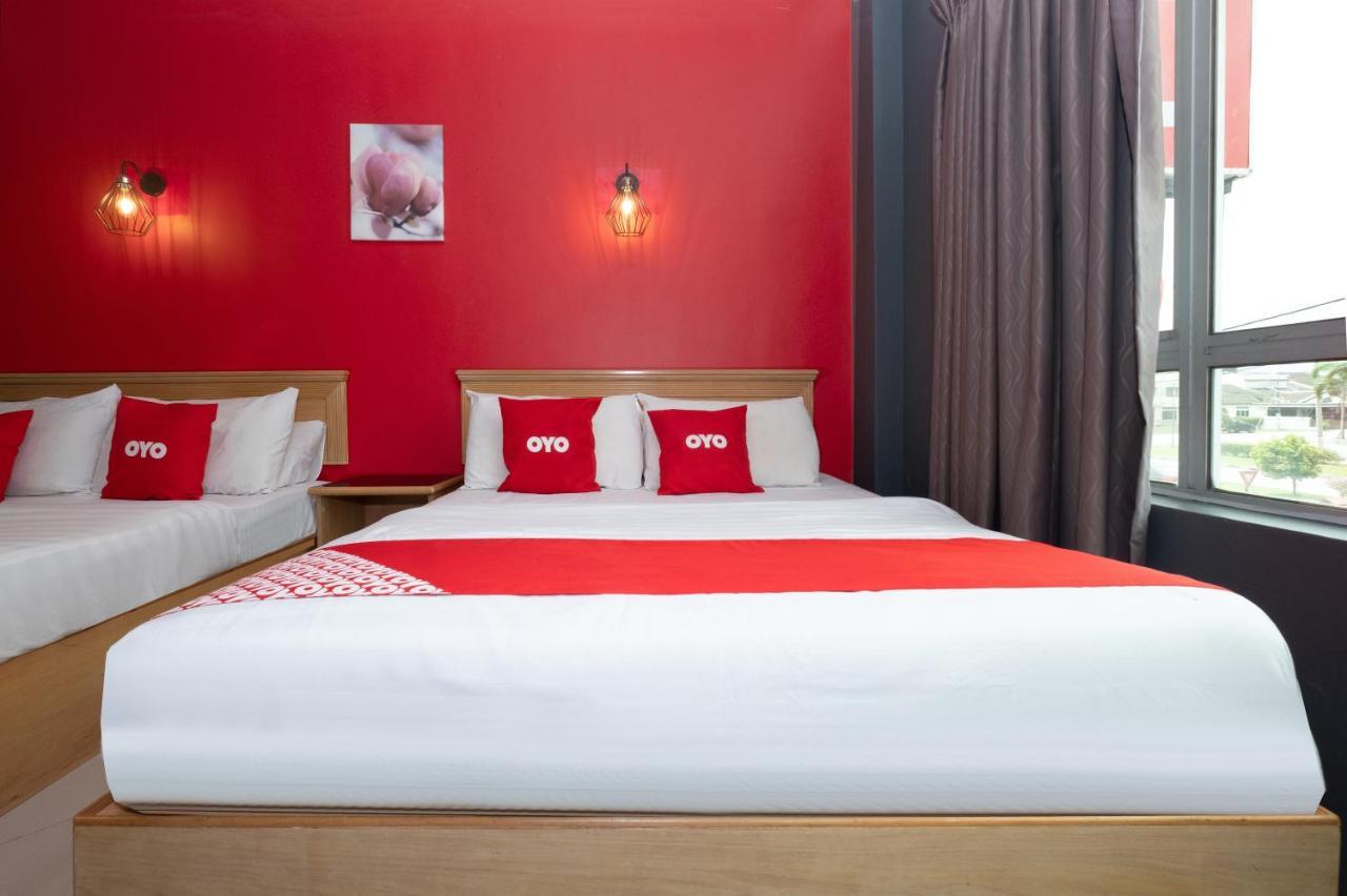 Oyo 90050 V Hotel Teluk Intan Luaran gambar