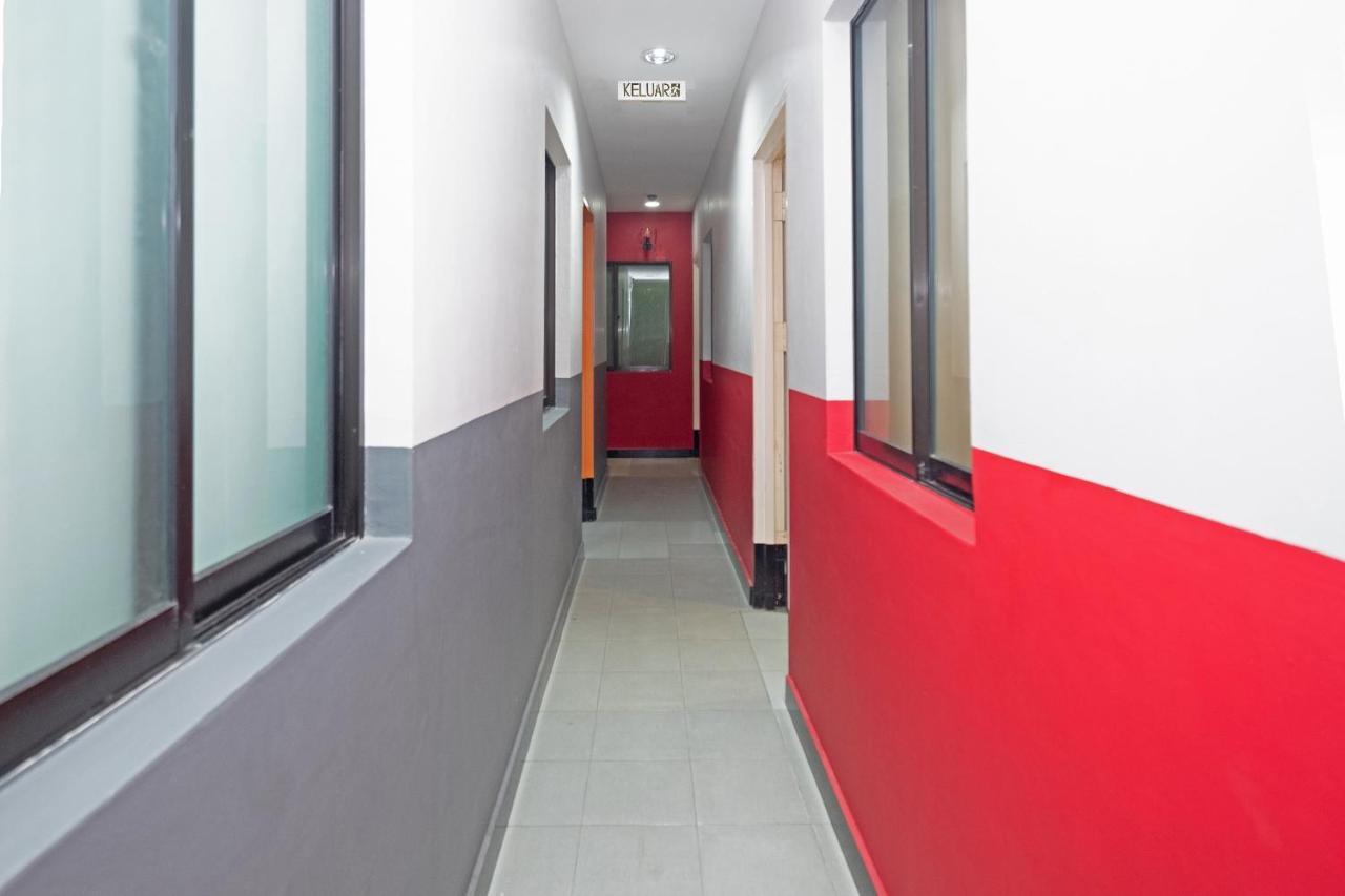 Oyo 90050 V Hotel Teluk Intan Luaran gambar