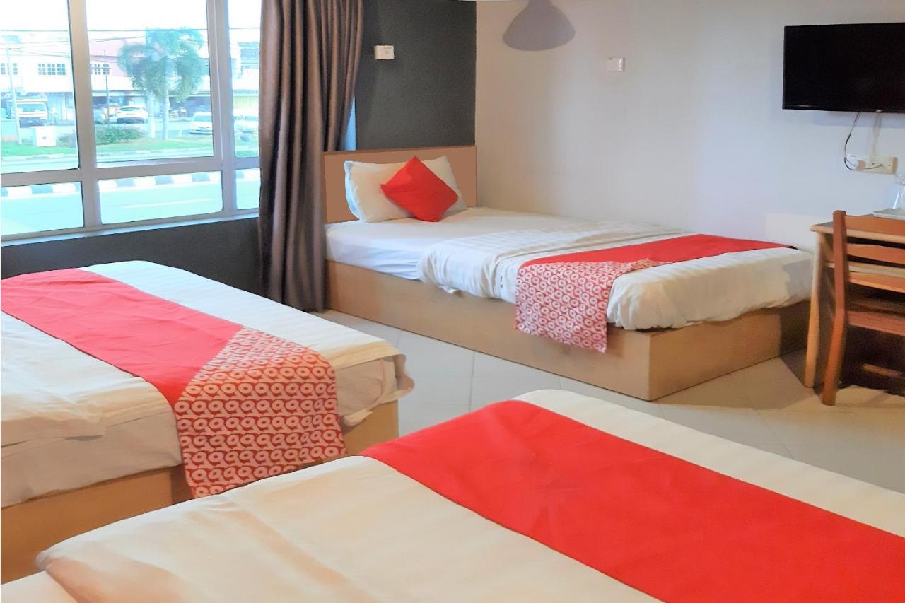 Oyo 90050 V Hotel Teluk Intan Luaran gambar